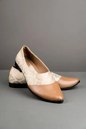 Ivory Brocade With Leather Detail Mojari