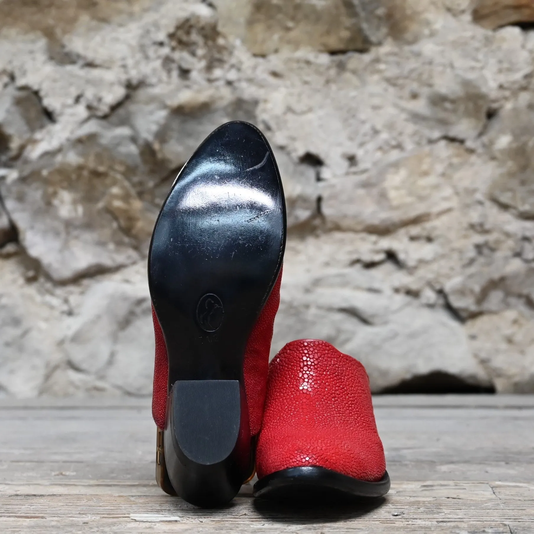 Stallion Ladies Slider in Red StingRay